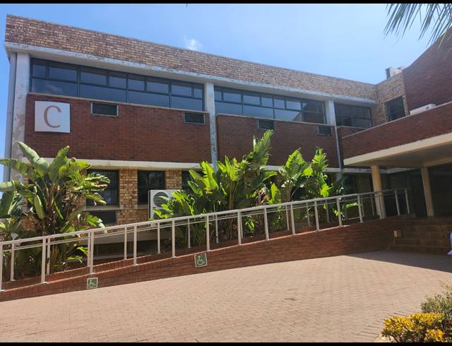 1,230M² OFFICE TO LET IN RANDJESPARK